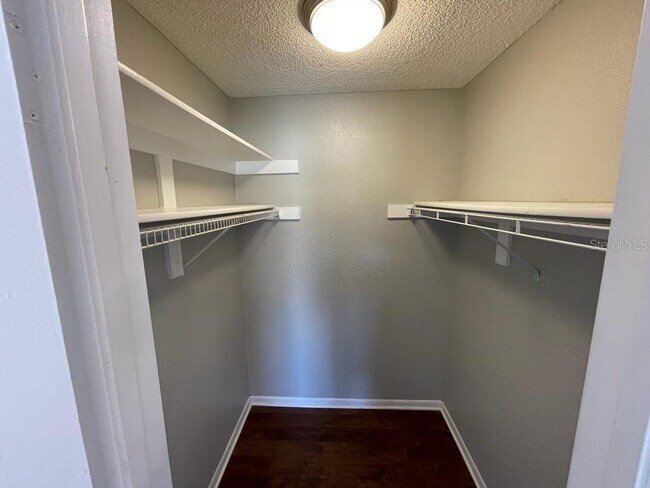 Building Photo - 4401 Thornbriar Ln