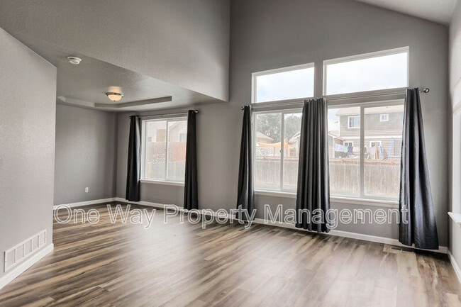 Building Photo - 438 Heritage Ln