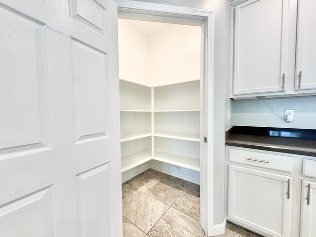 Building Photo - 9383 W Desert Bighorn Trail