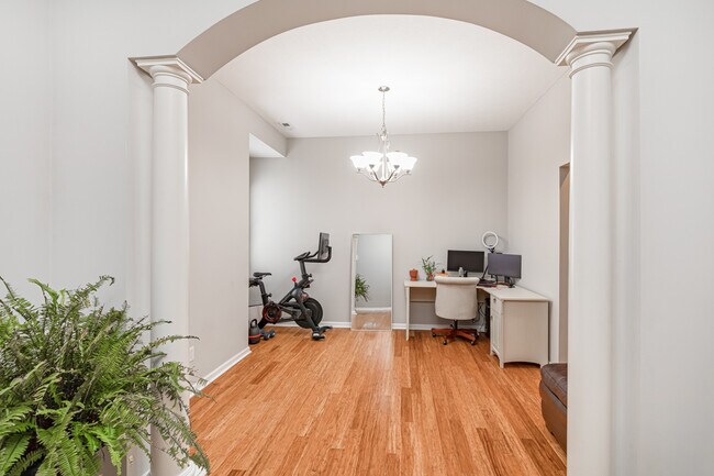 Building Photo - 9077 Polaris Lakes Dr