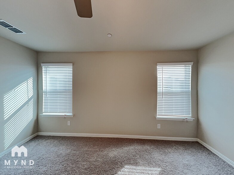 Building Photo - 1272 Alamo Dr