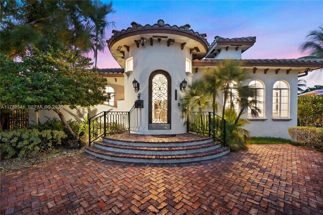 Building Photo - 1223 Jackson St