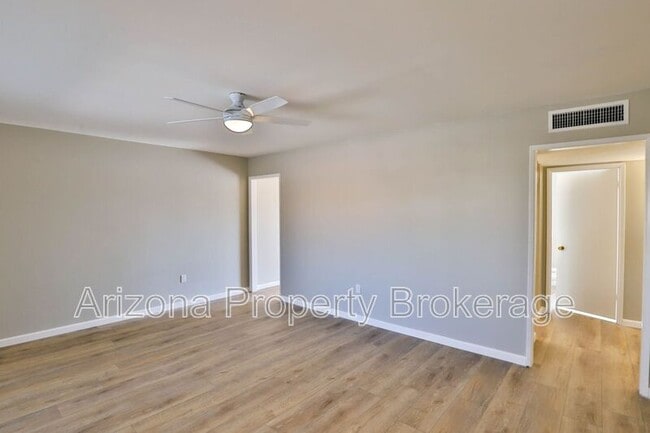 Building Photo - 11838 N Sun Valley Dr