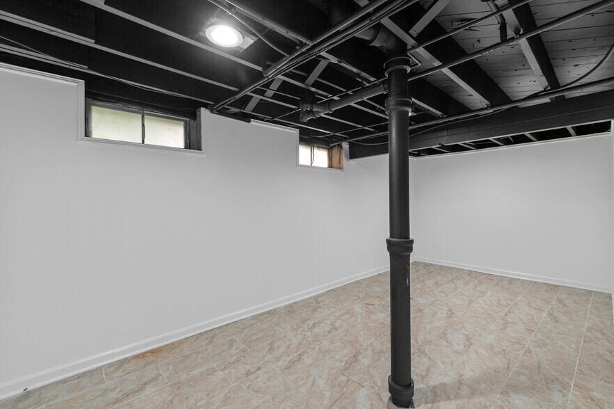 Building Photo - 792 Ocean Ave