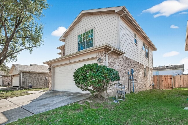 Building Photo - 5719 Clerkenwell Dr