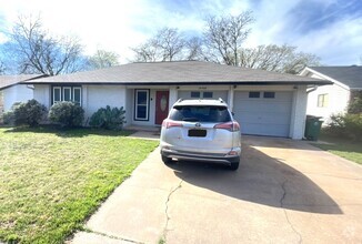 Building Photo - Spacious 3-Bedroom Home in North Austin! A...