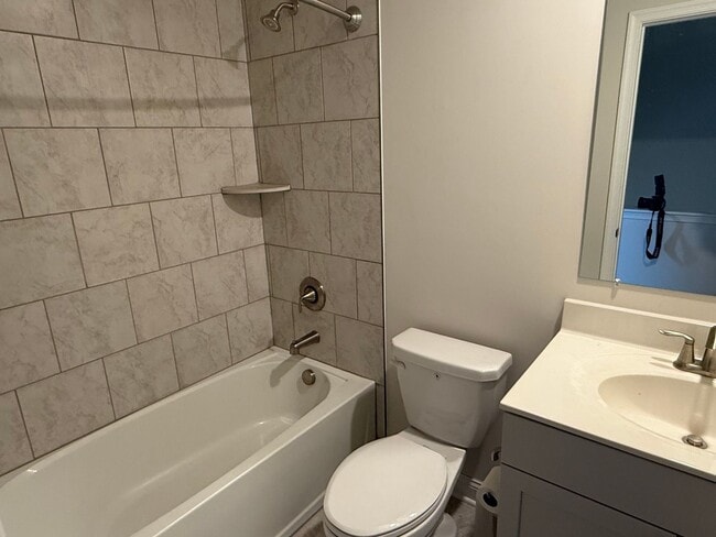 Building Photo - Plantation Lakes a golf community with numerous amenities for residents to enjoy.