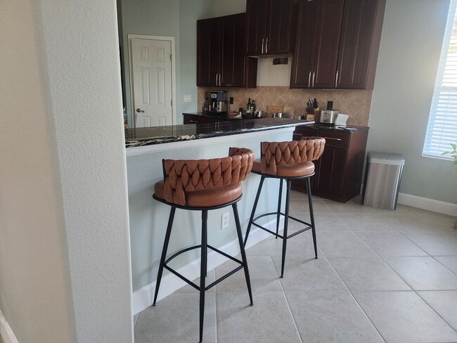 Building Photo - NORTH PORT - Rare Waterfront 4 bedroom pool home Annual/Unfurnished