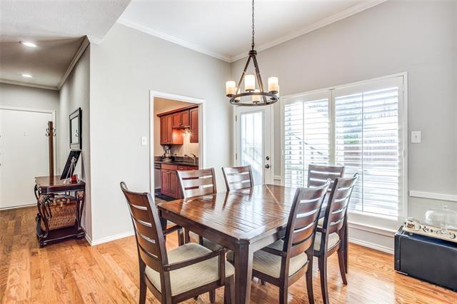 Building Photo - 10421 High Hollows Dr