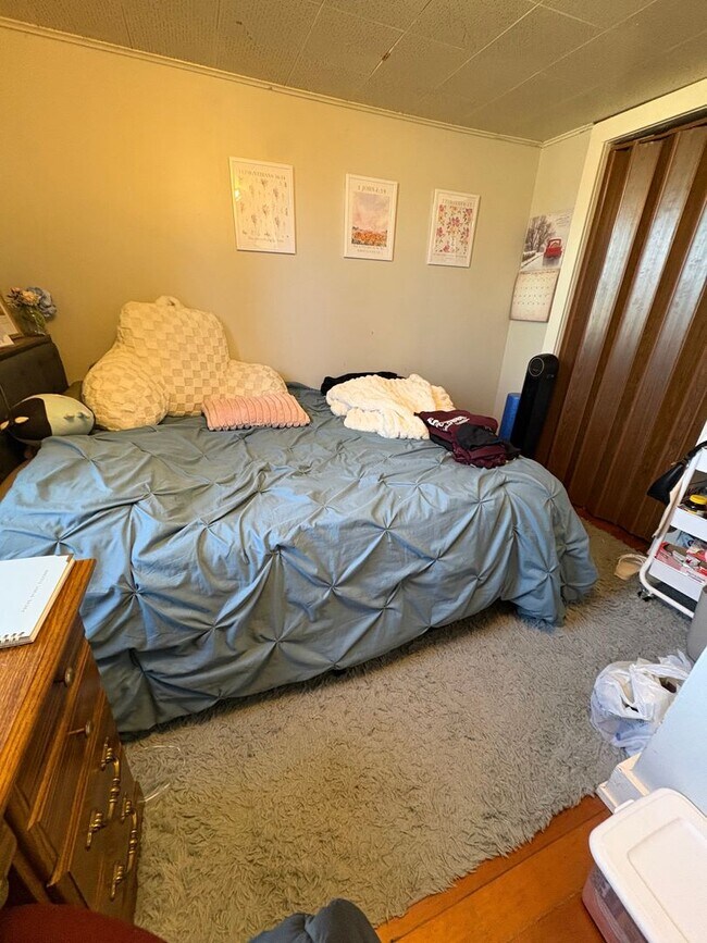 Building Photo - 1527 Ferry St