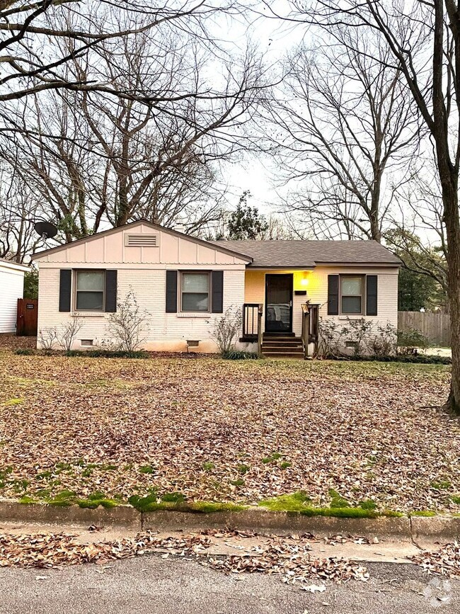 Building Photo - 3BD/1BA Home Located in East Memphis!