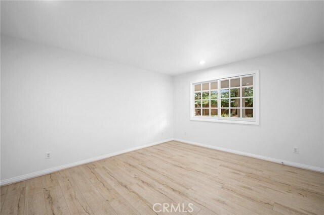 Building Photo - 16942 Kinzie St