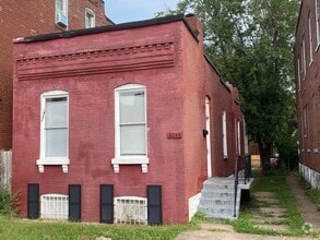 Building Photo - Spacious 2BR/1BA SFH in Benton Park West