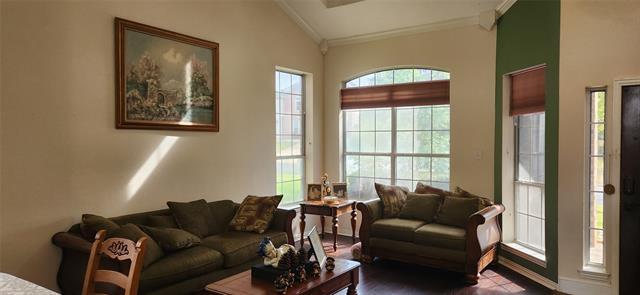 Building Photo - 809 Forest Hollow Dr