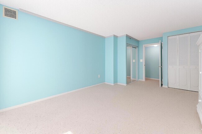 Building Photo - 3215 S Ocean Blvd