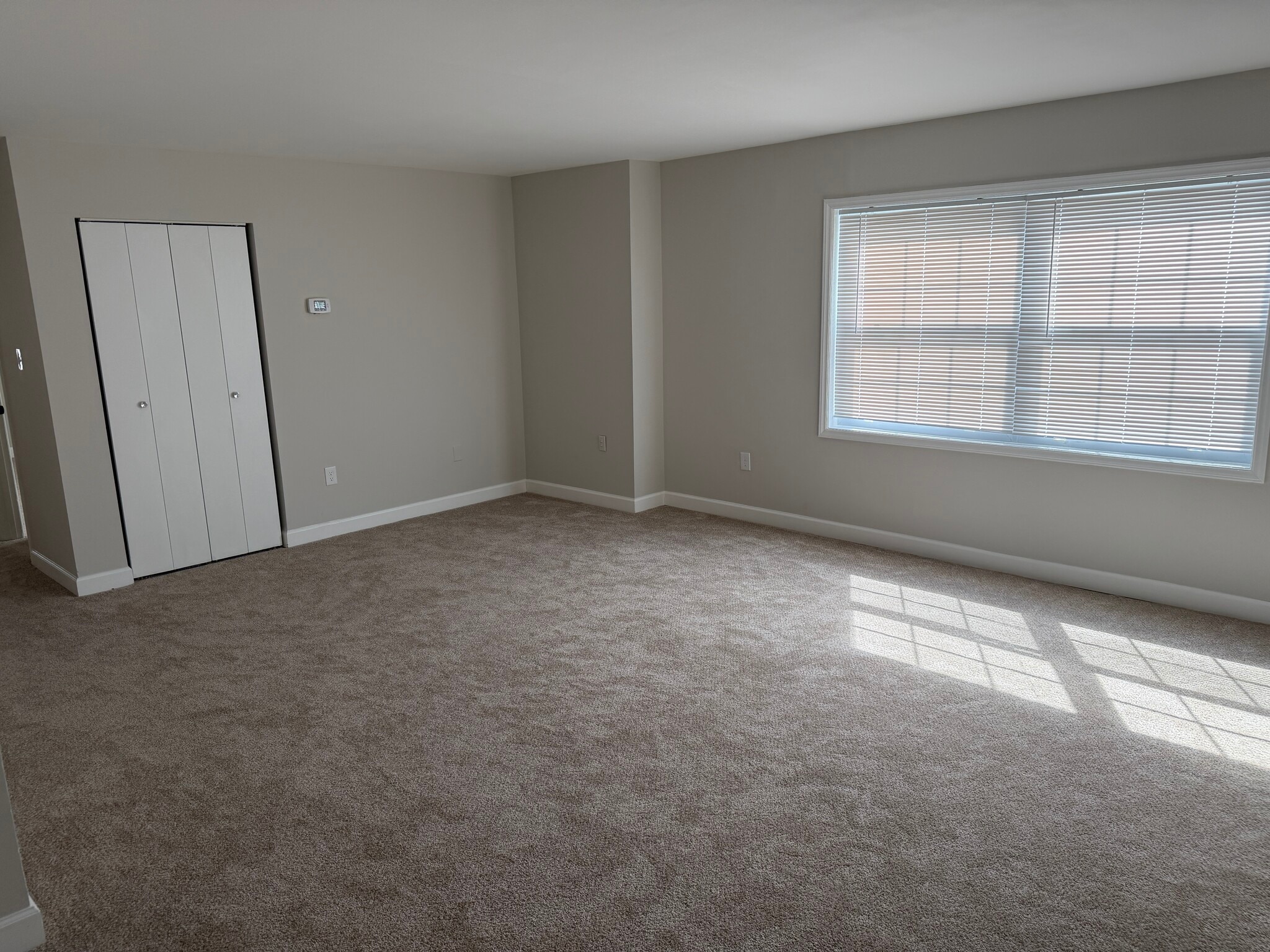 Livingroom - 4421 Romlon St