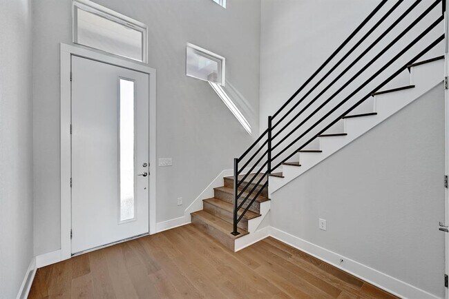 Building Photo - 7200 Cordoba Dr