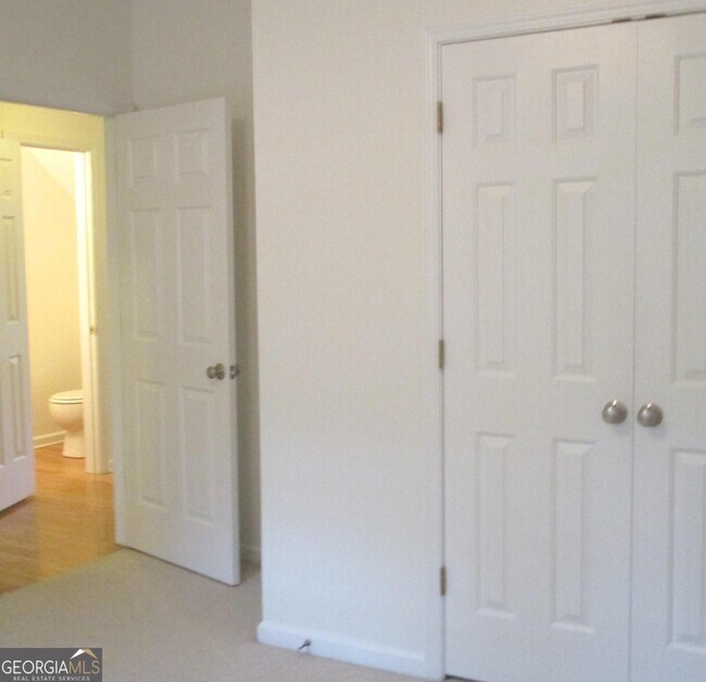Building Photo - 1112 Thornborough Dr