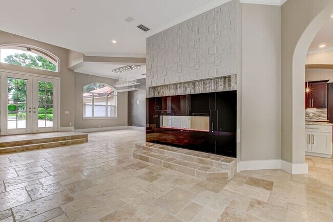 Building Photo - Stunning 5-Bedroom Pool Home on Nearly 2 Acres!