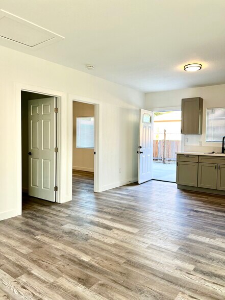 Building Photo - 17205 Saticoy St