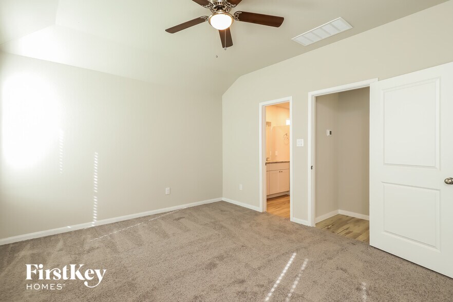Building Photo - 6727 Hatchery Way