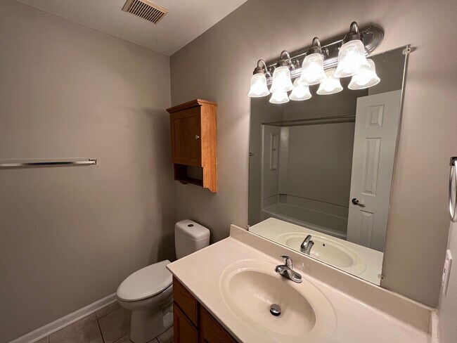 Building Photo - 7406 Ashbury Ct