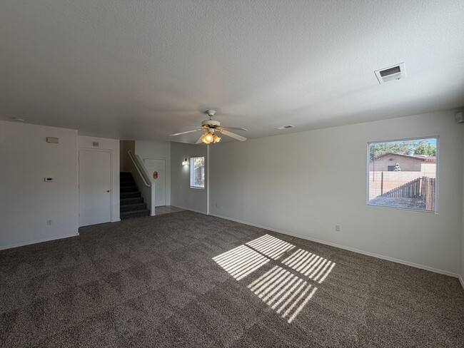 Building Photo - 4 Bedroom Home Available Near Bridge Blvd SW & Unser Blvd SW!