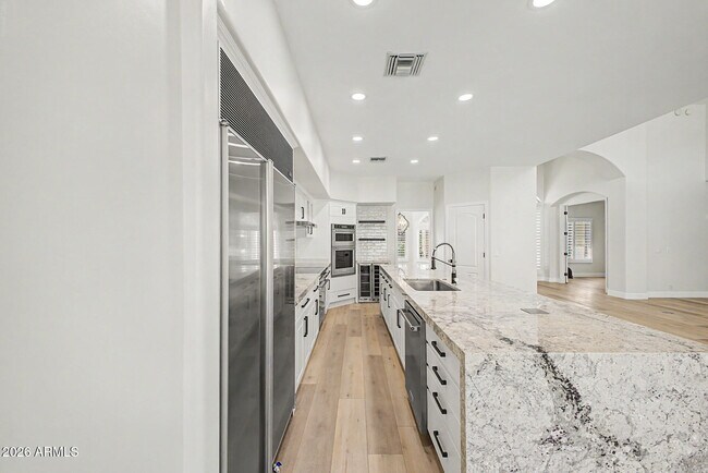 Building Photo - 3740 E Tonto Ct