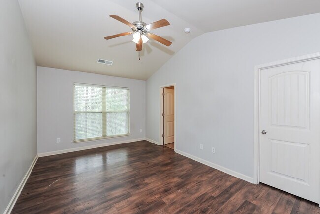 Building Photo - 153 August W Way