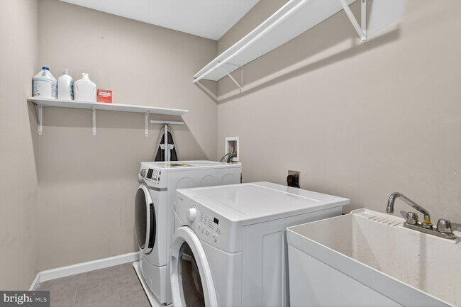 Building Photo - 4613 Willow Run Dr