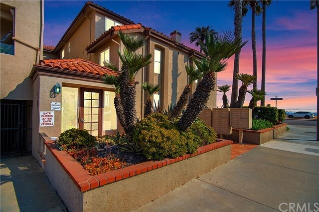 Building Photo - 1400 Pacific Coast Hwy