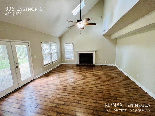 Building Photo - 906 Eastnor Ct