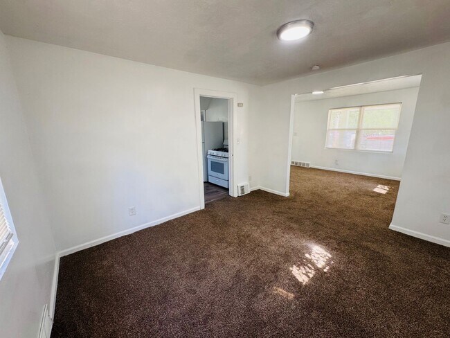 Building Photo - 10422 Dove Ave