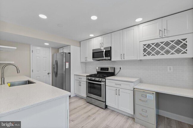 Building Photo - 4305 Birchlake Ct