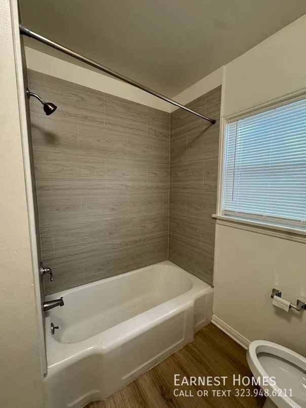 Building Photo - 127 N Doheny Dr