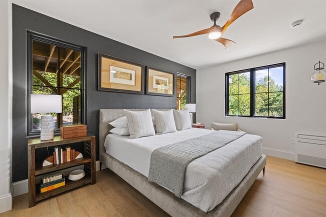 Primary Photo - 70 Greystone Ln