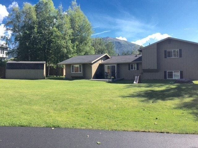 Building Photo - Gorgeous Eagle River Home w/ Open Concept Layout!