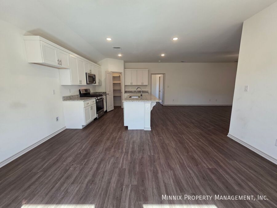 Building Photo - 6009 Kauffman Dr