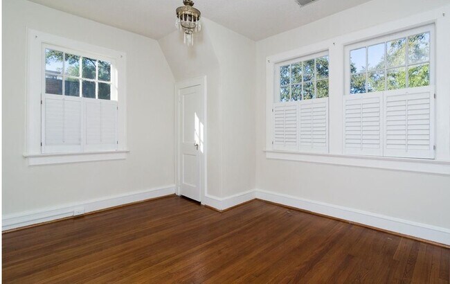 Building Photo - 1224 Fairview Dr