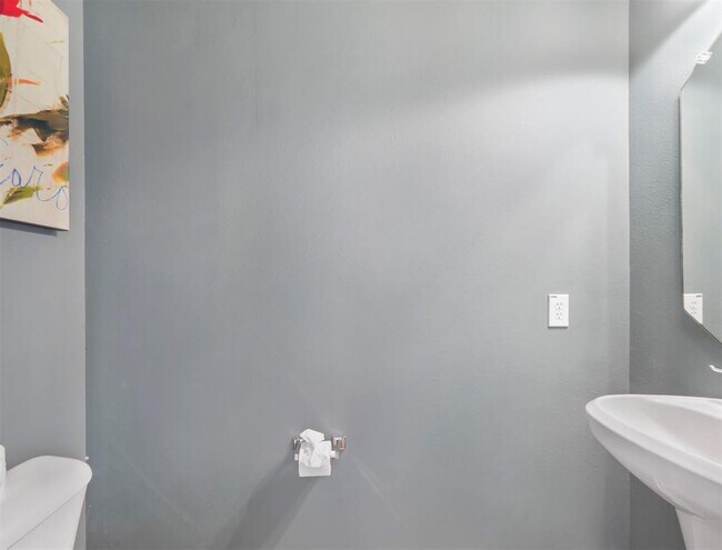 Building Photo - 158 W Burberry Cir