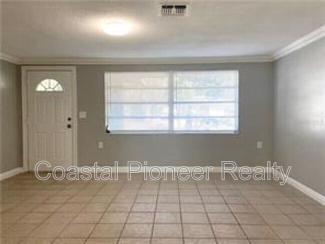 Building Photo - 1633 Marengo Dr