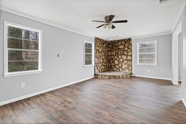 Building Photo - 2185 Slocum Ave