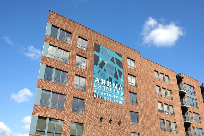 Building Photo - Arena Crossing