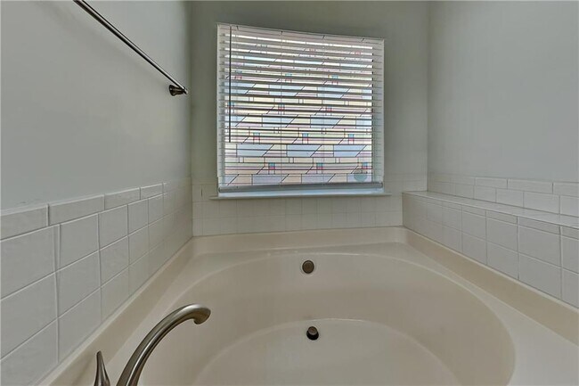 Building Photo - 4206 Shoreside Cir SW