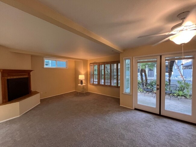 Building Photo - Mission Beach, 2 bedroom, 2 bathroom, with New Carpet, Parking, Laundry, Patio (807 Nantasket Ct....