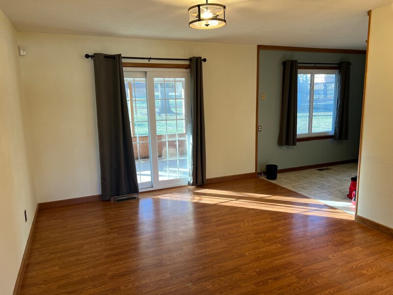 Building Photo - 304 Smalley St