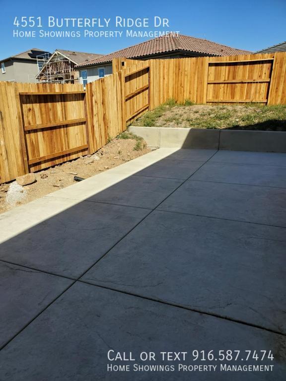 Building Photo - 4551 Butterfly Ridge Dr