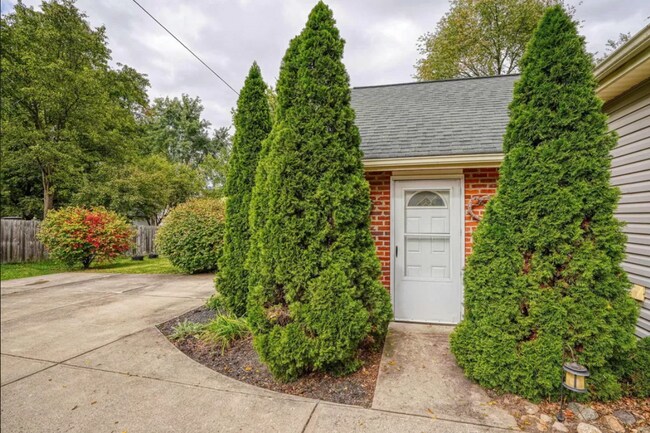 Front Door - 370 Main St