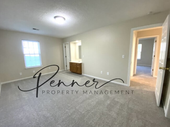 Building Photo - 304 NE Austin St