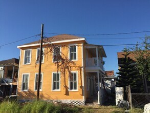 Building Photo - Comfortable 2 bedroom house in Galveston